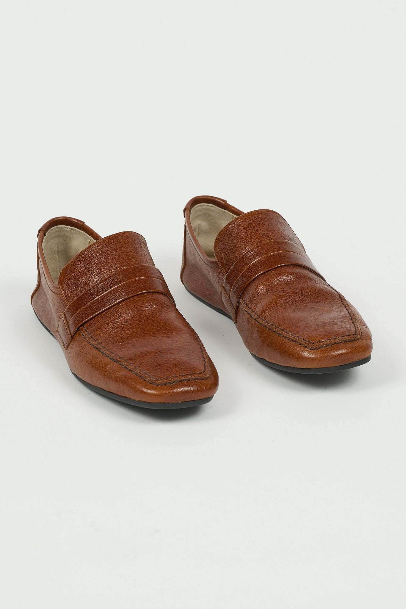 The George Slipper in Cuoio