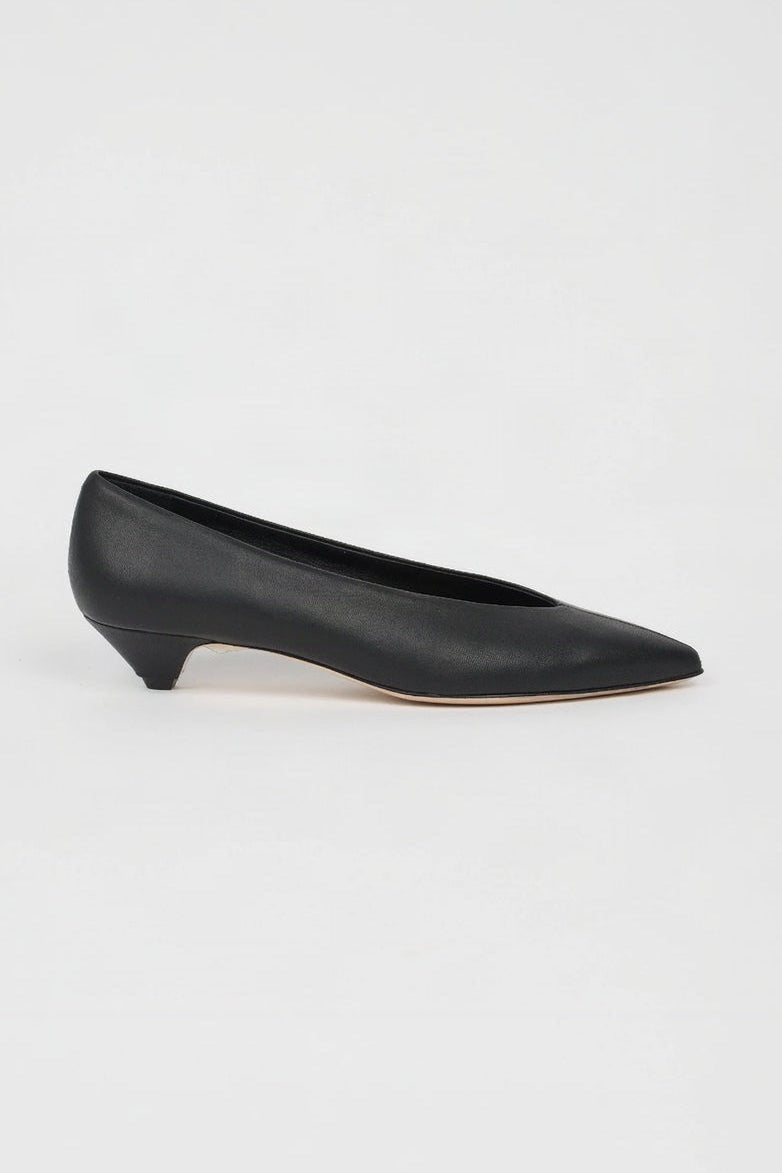 The Trap Pump in Black