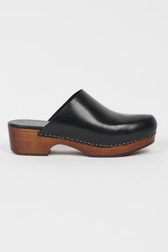 The Clog in Black