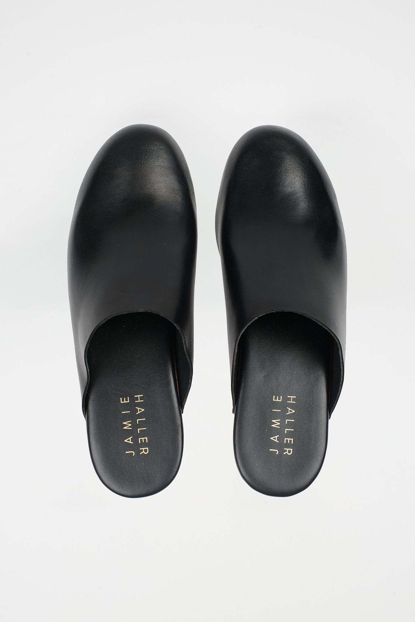 The Clog in Black