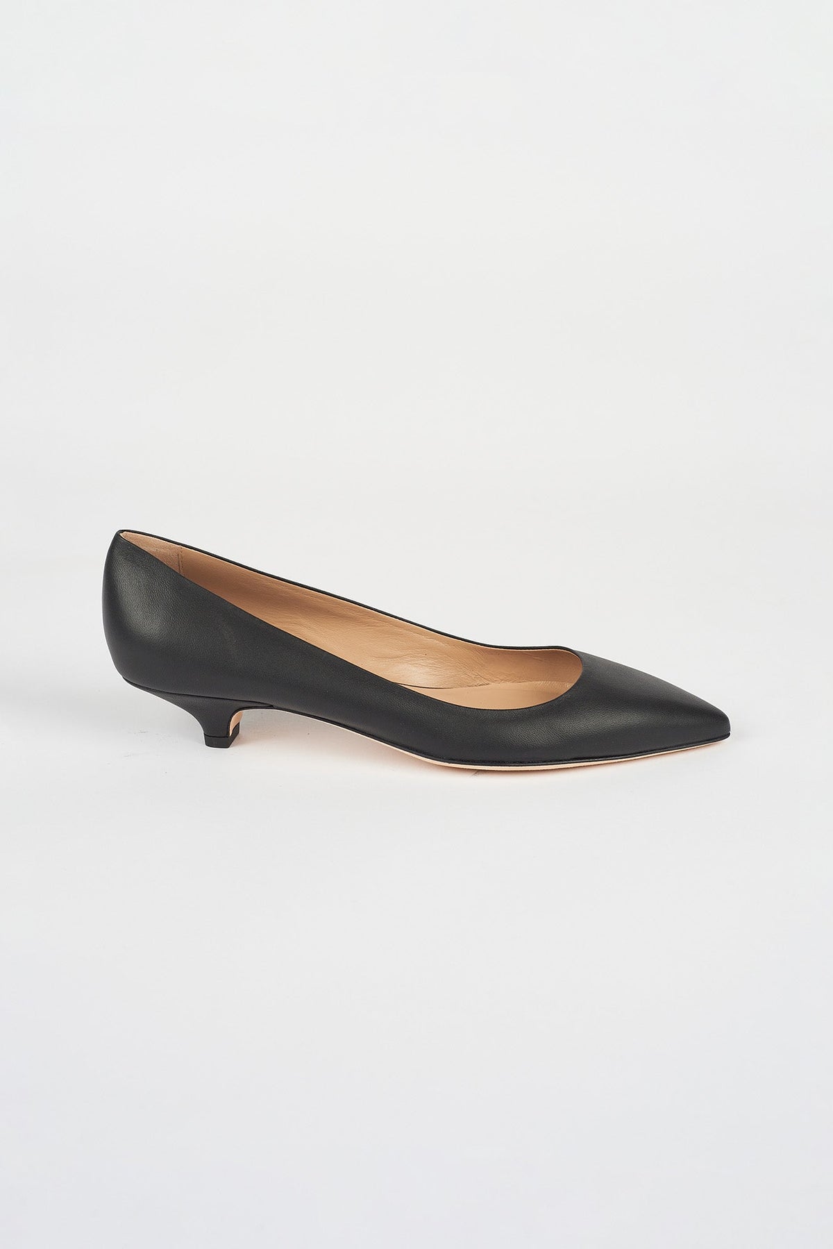 The Kitty Point in Black - Black / 42