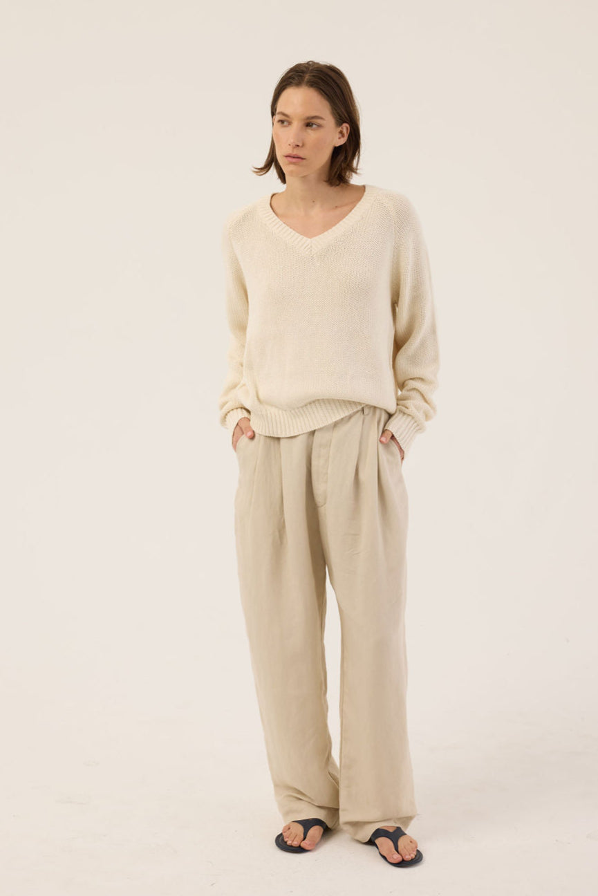 The V Fave in Cotton Cashmere in Ecru