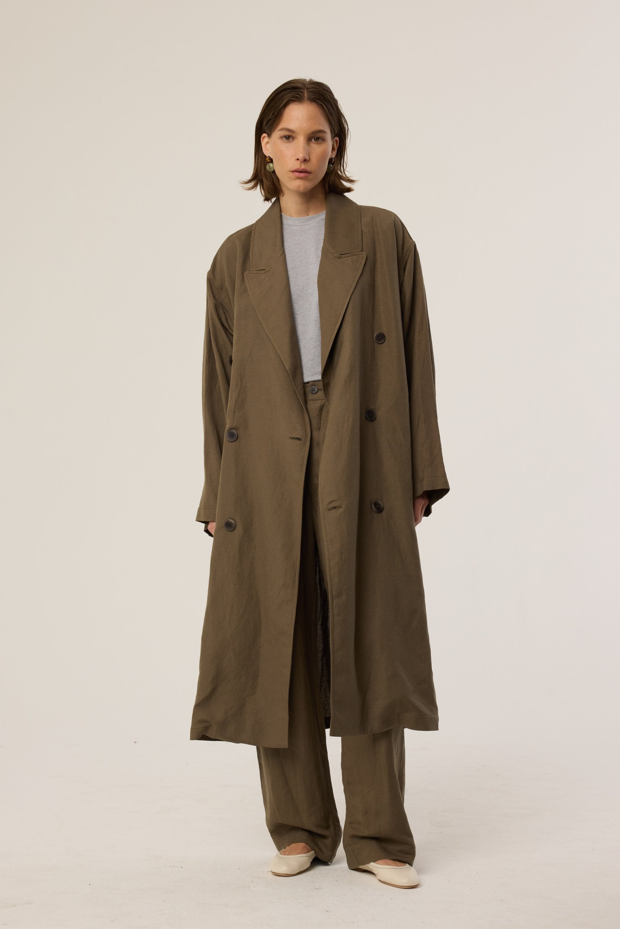 The Linen Baggy Trench Coat in Khaki