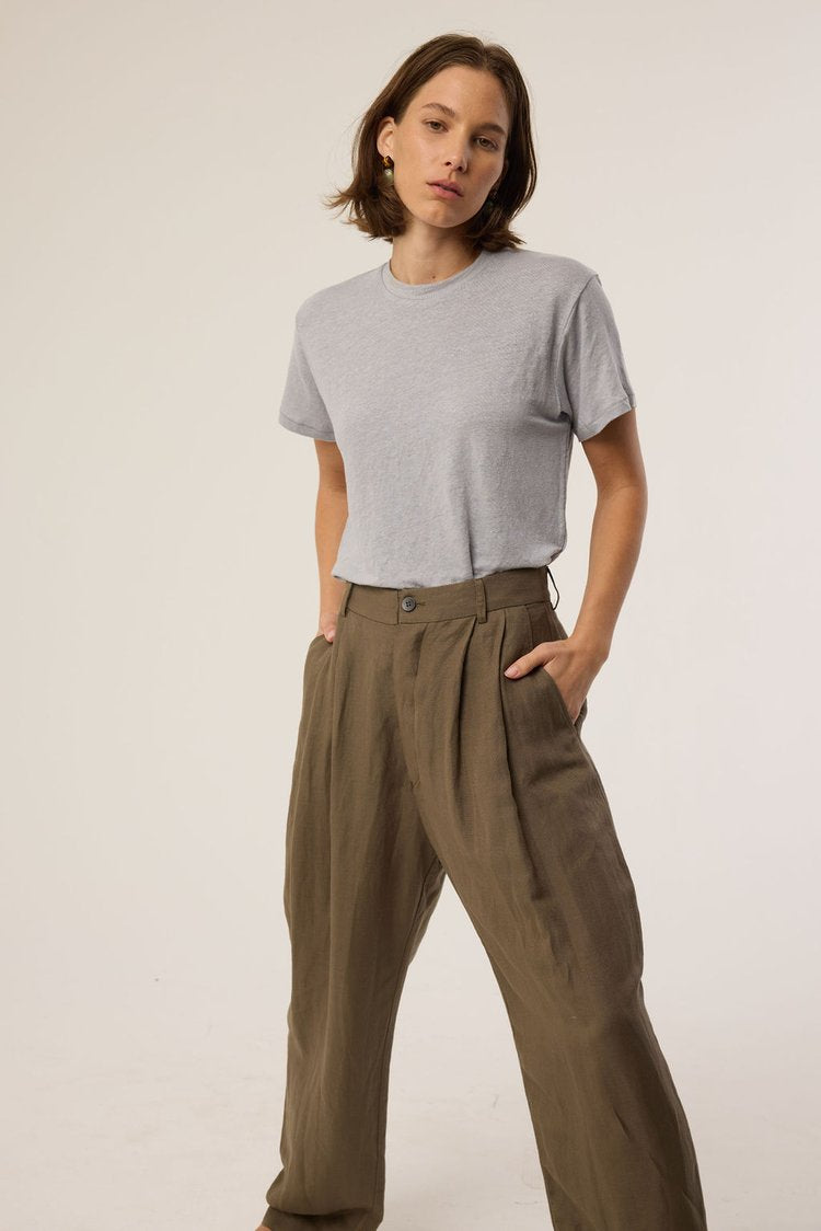 The Chameleon Tee Linen in Cement