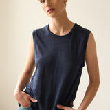 The Muscle Tee Linen in Navy