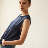 The Muscle Tee Linen in Navy