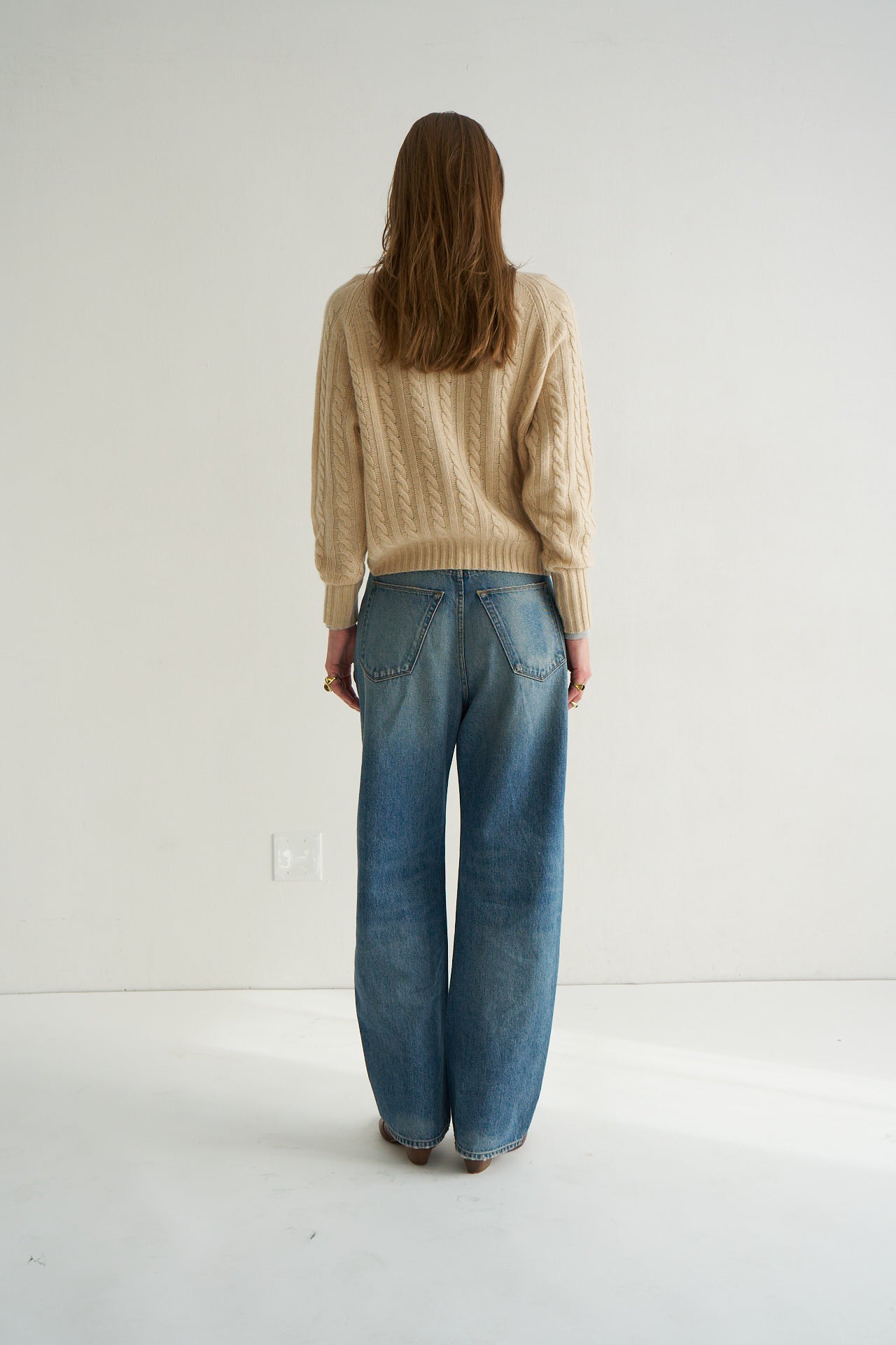 The Cable V Fave in Creme