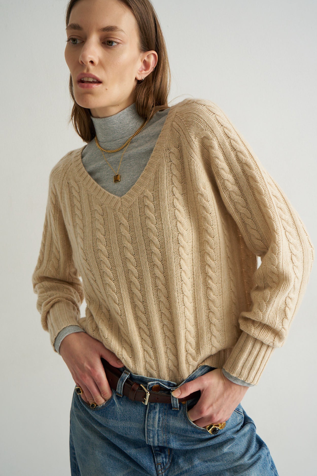 The Cable V Fave in Creme