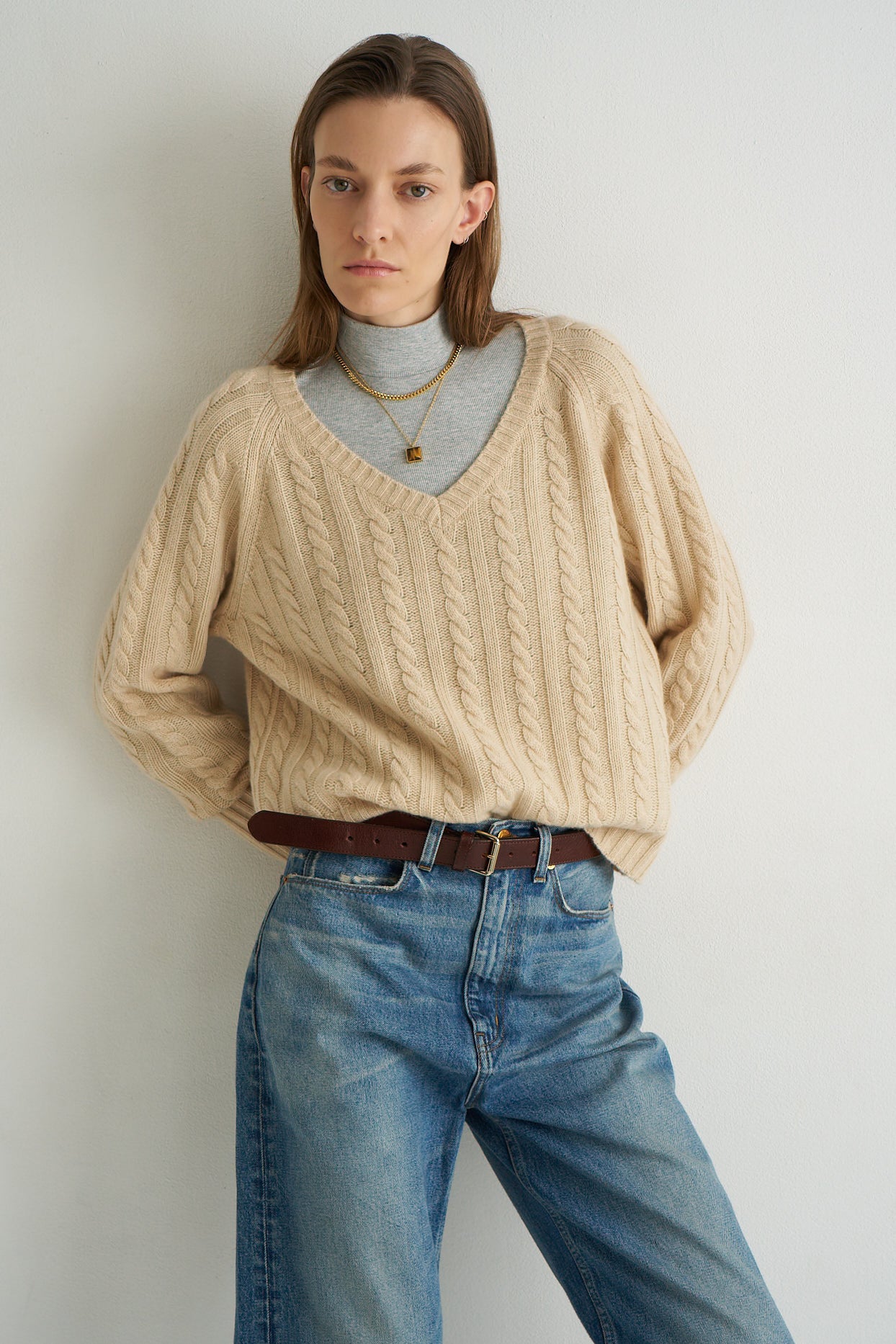 The Cable V Fave in Creme