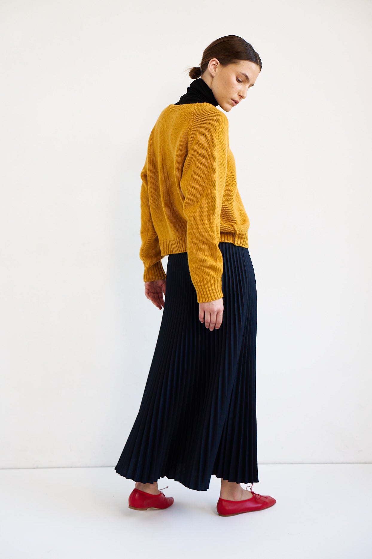 The Accordion Skirt in Navy
