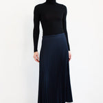 The Rib Turtleneck in Black