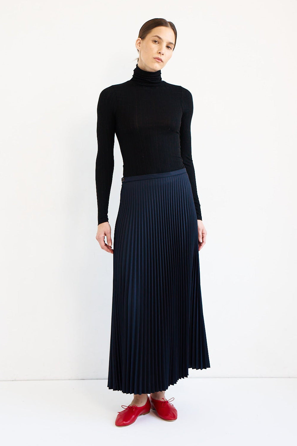 The Rib Turtleneck in Black
