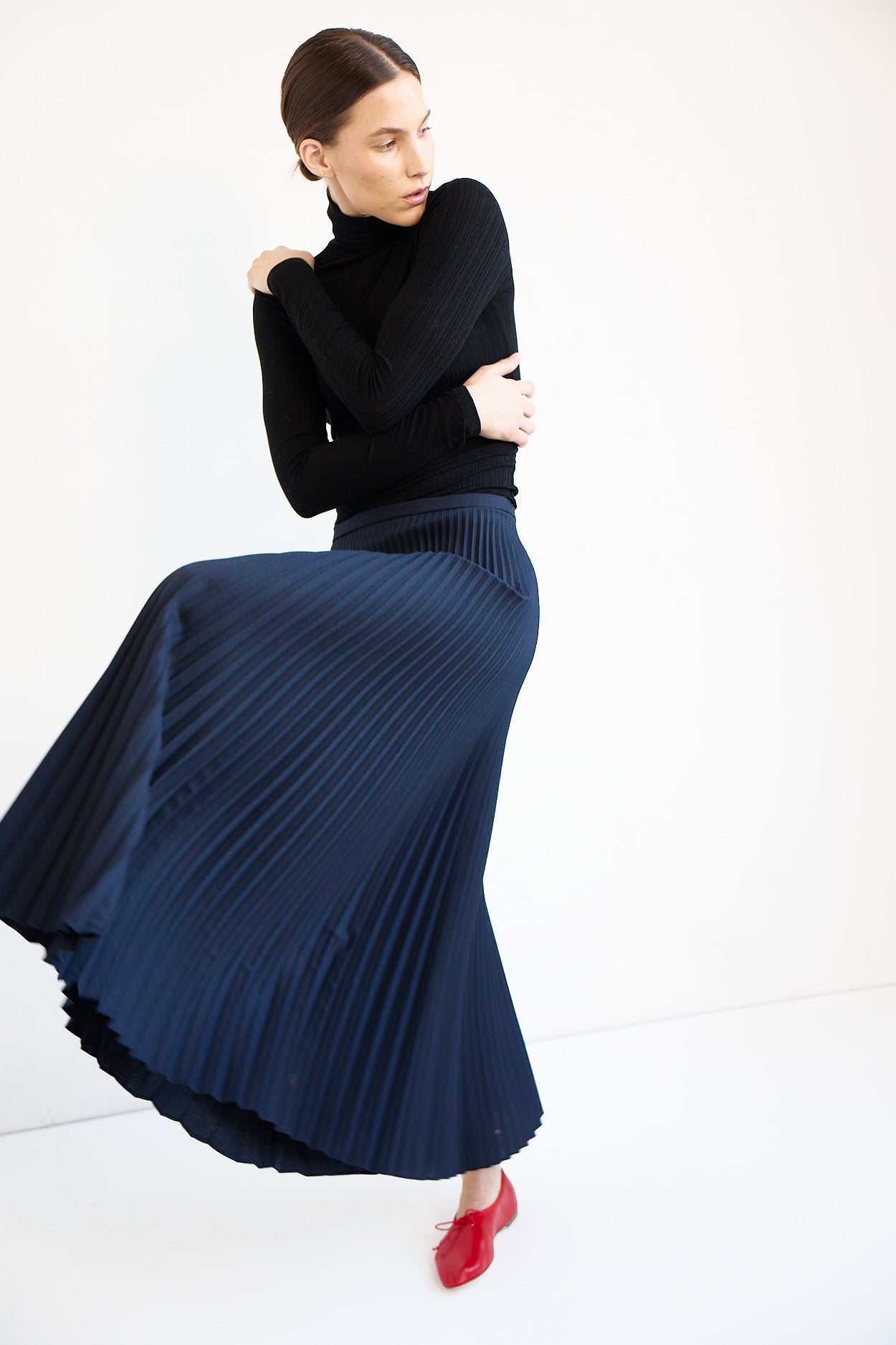 The Accordion Skirt in Navy