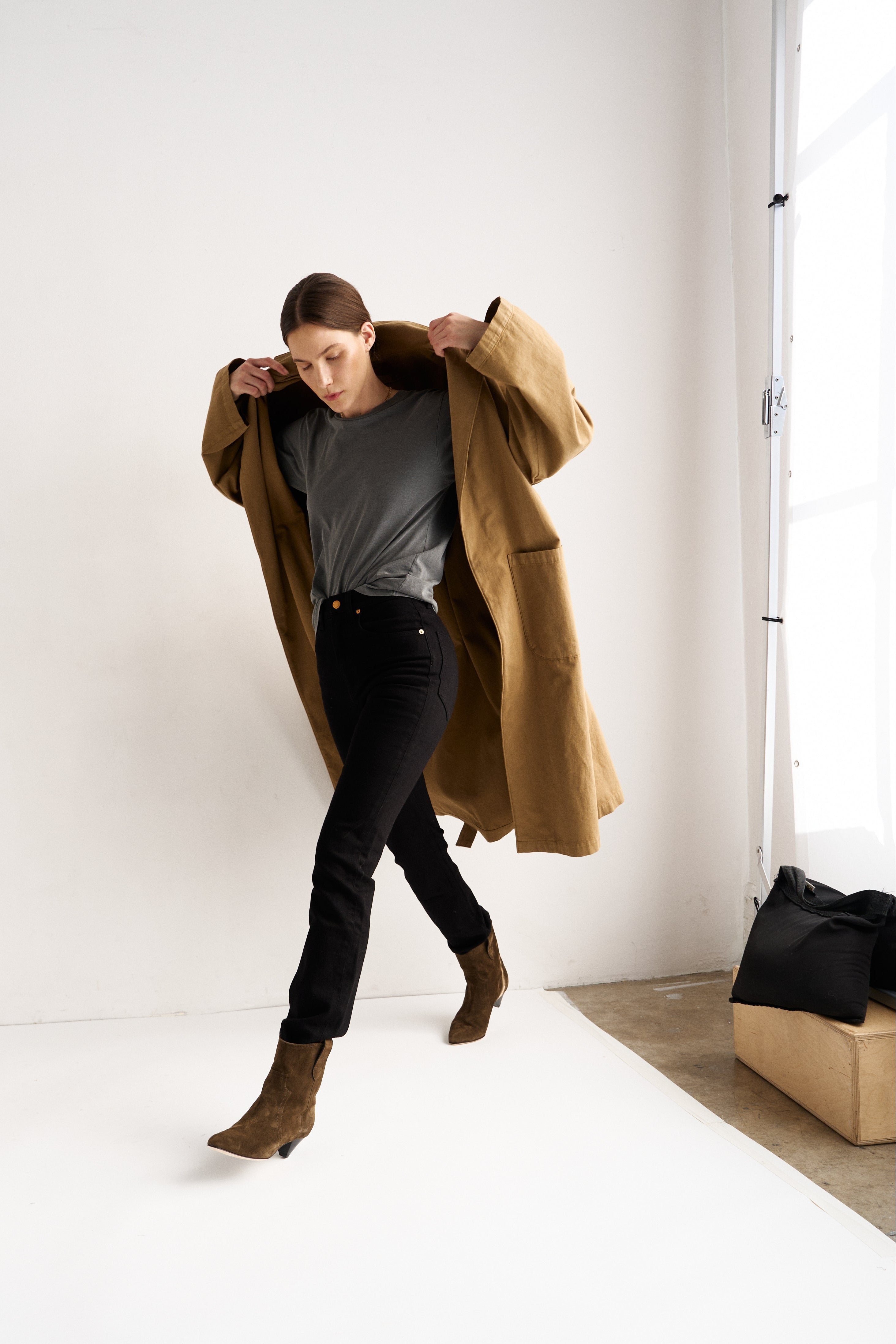 The Slim Stovepipe Jean in Black