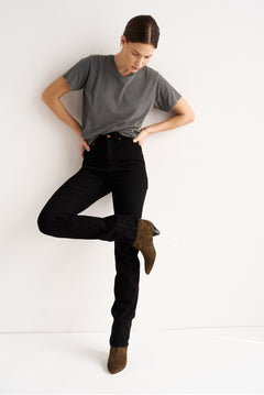 The Slim Stovepipe Jean in Black