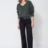 The Mid Rise Crease in Black