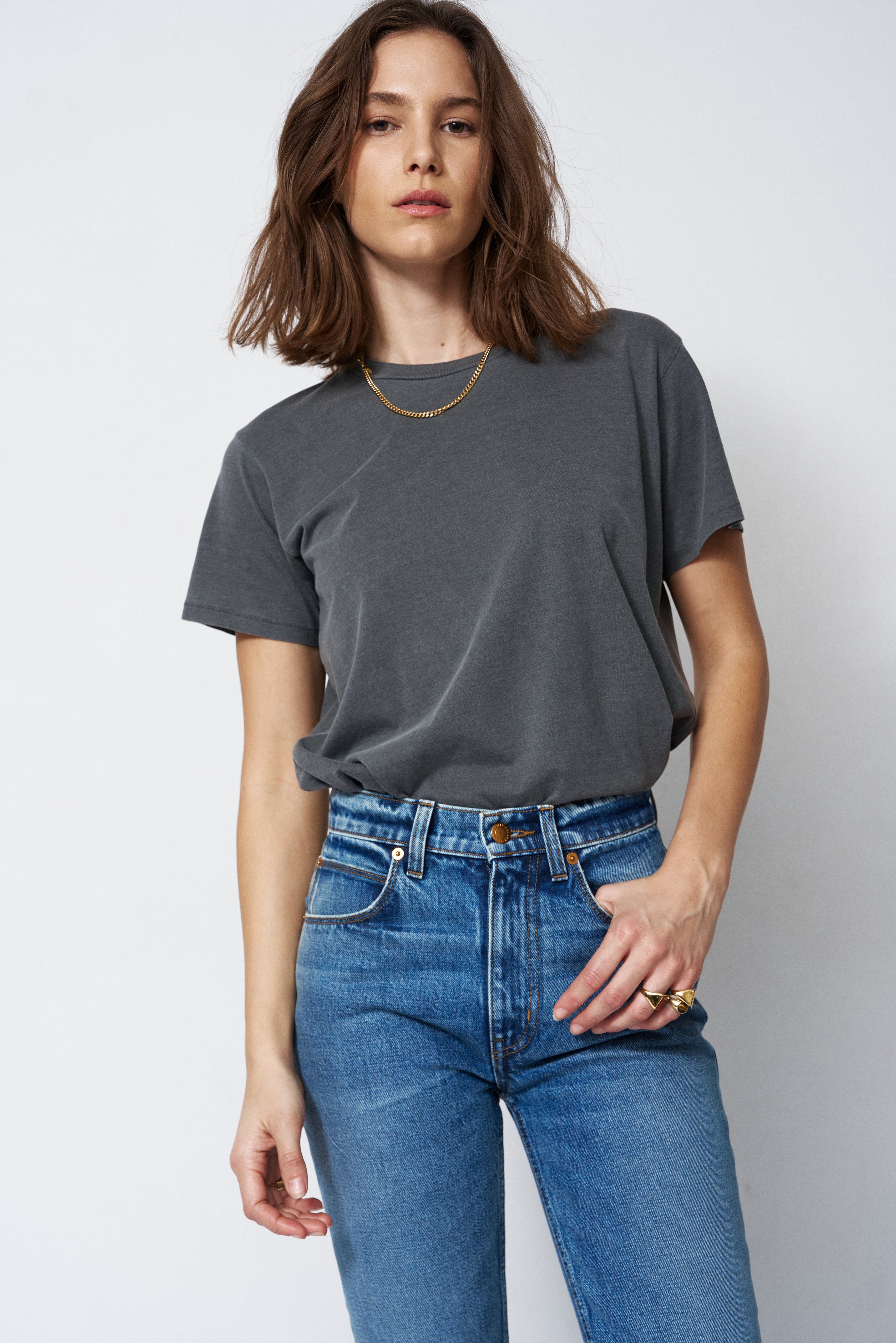 The Chameleon Tee in Pigment Black
