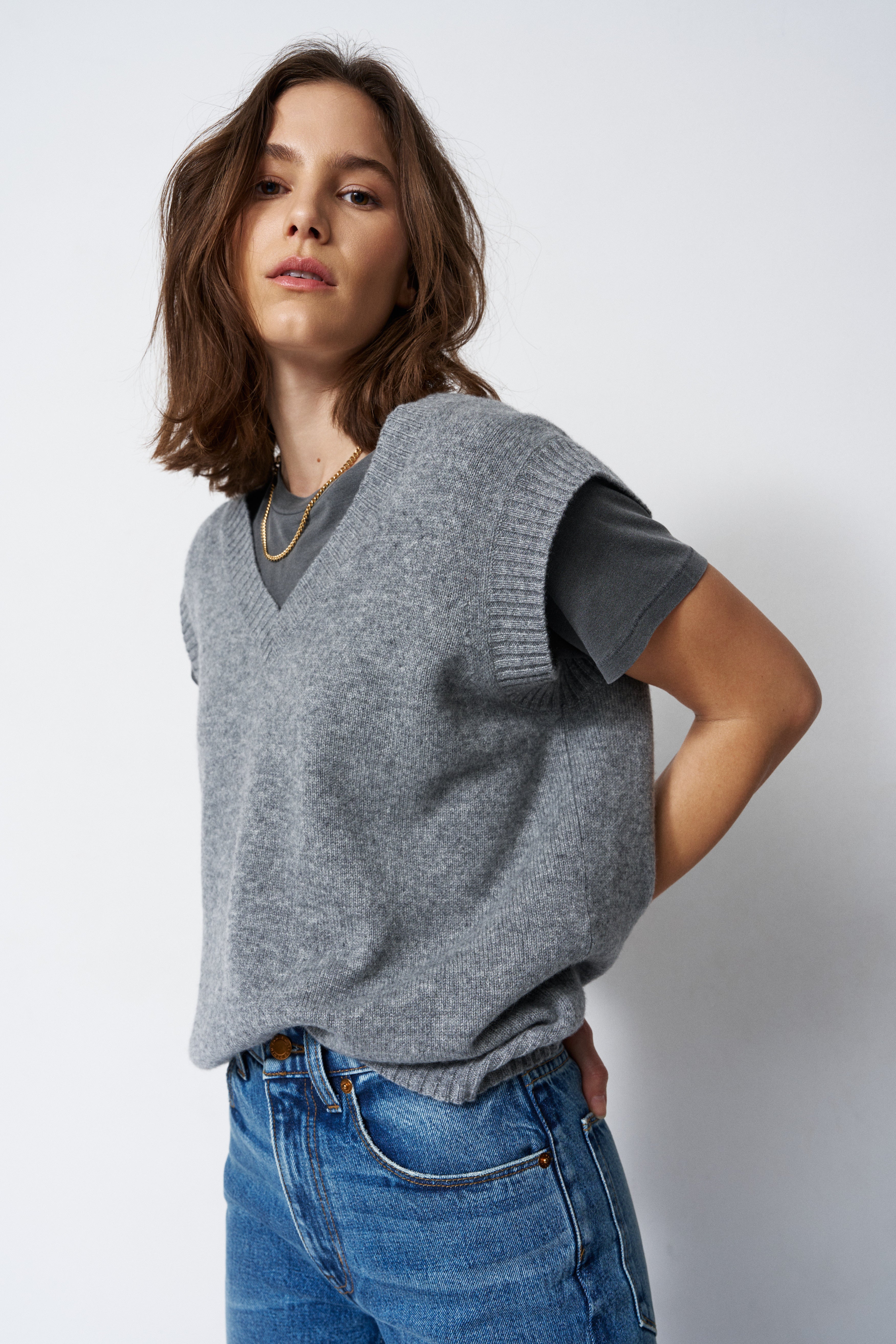 The Chameleon Tee in Pigment Black