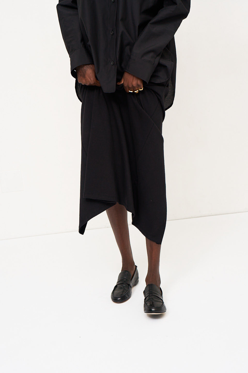 The Column Skirt in Black