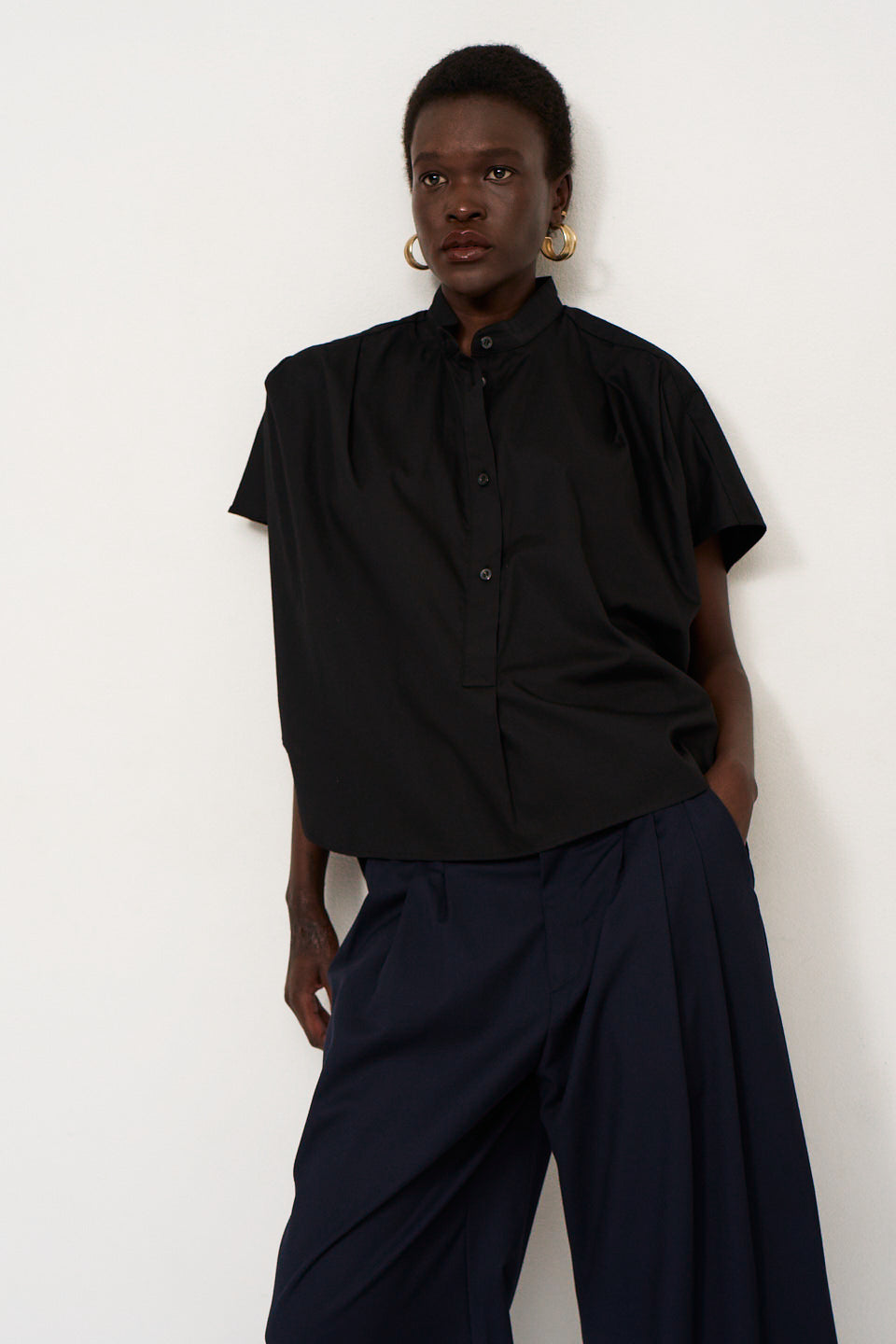 The Amalfi Shell in Black