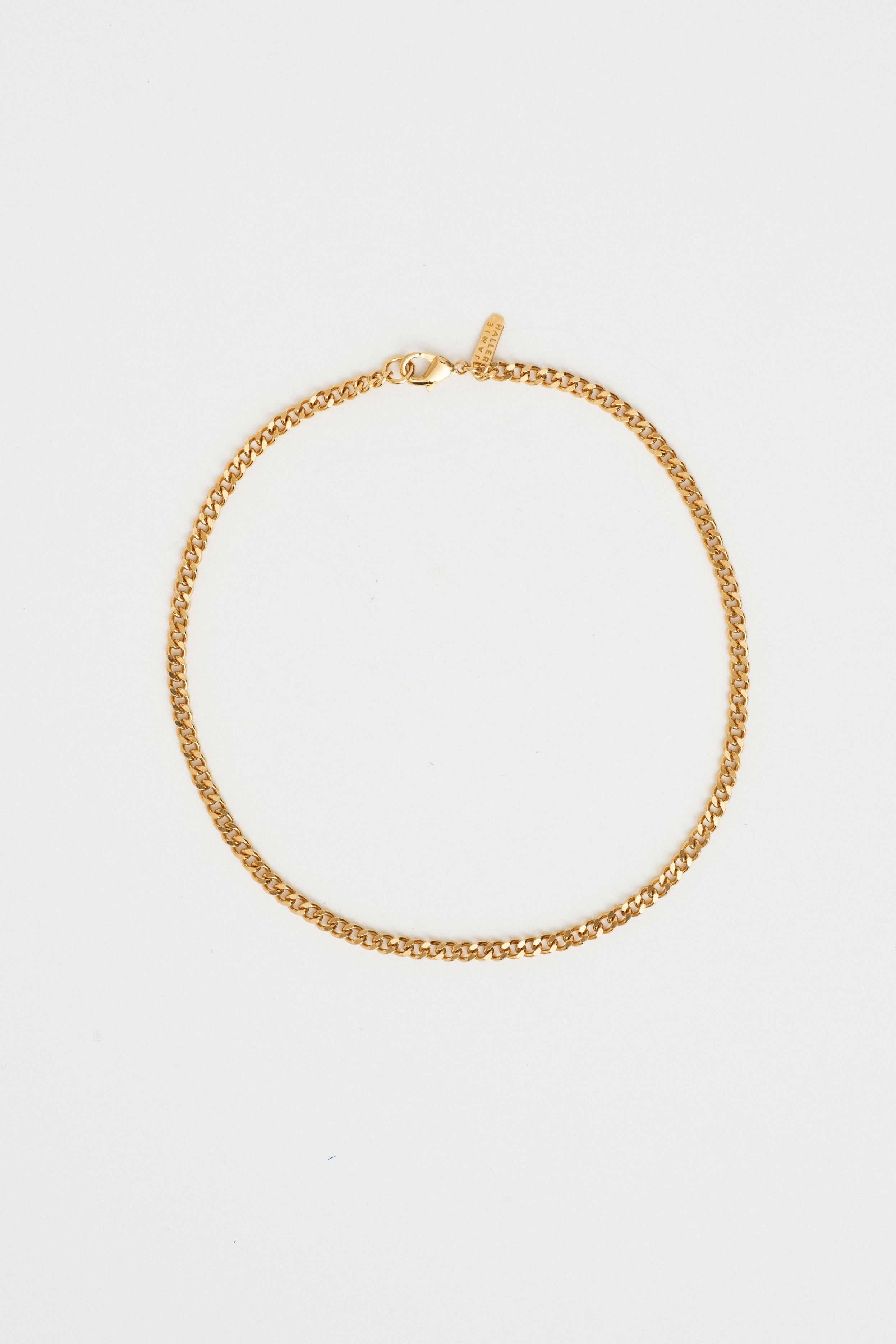 The Curb Chain in Gold