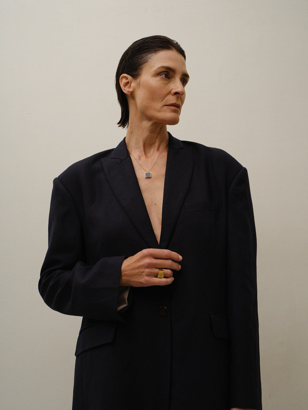 The Hilma Pendant Necklace in Blue Aventurine