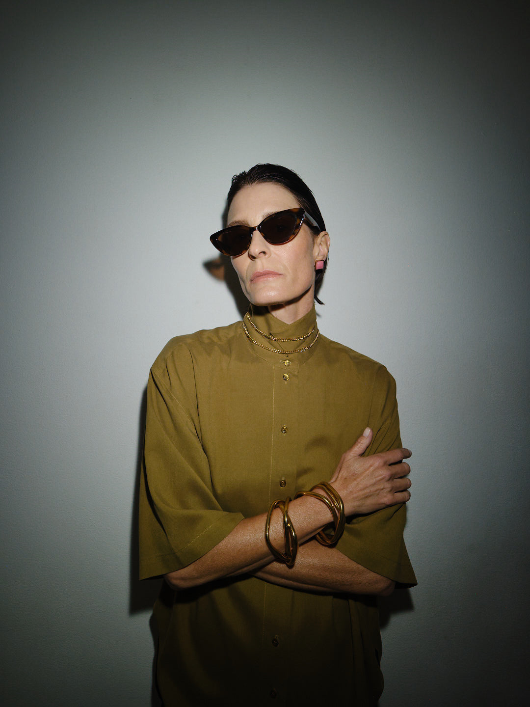 The Elbow Essential Shirt in Avo