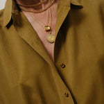The Elbow Essential Shirt in Avo