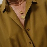 The Elbow Essential Shirt in Avo