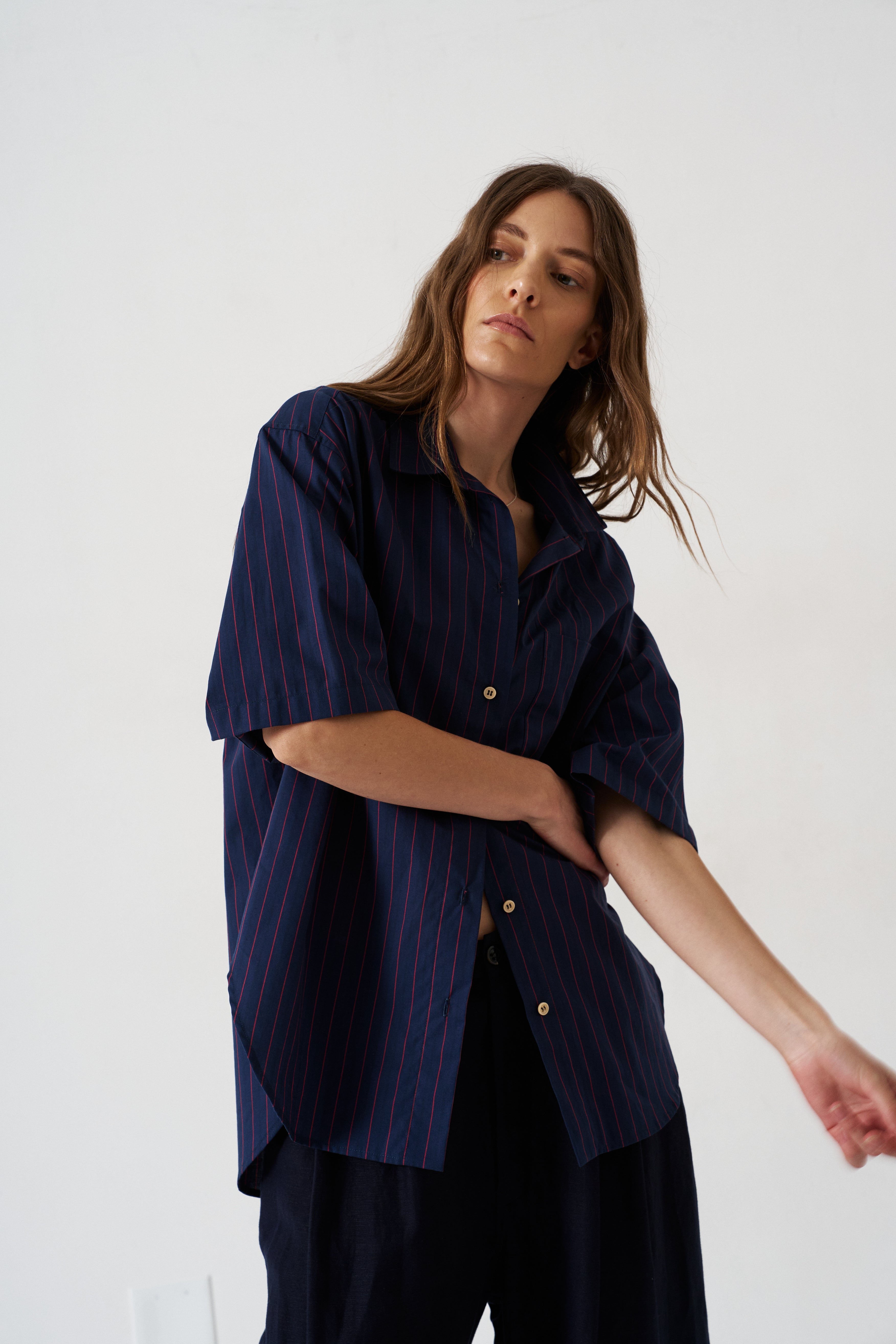 The Elbow Essential Shirt in Blue Red