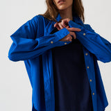 The Logo Weekend Shirt in Royal Blue