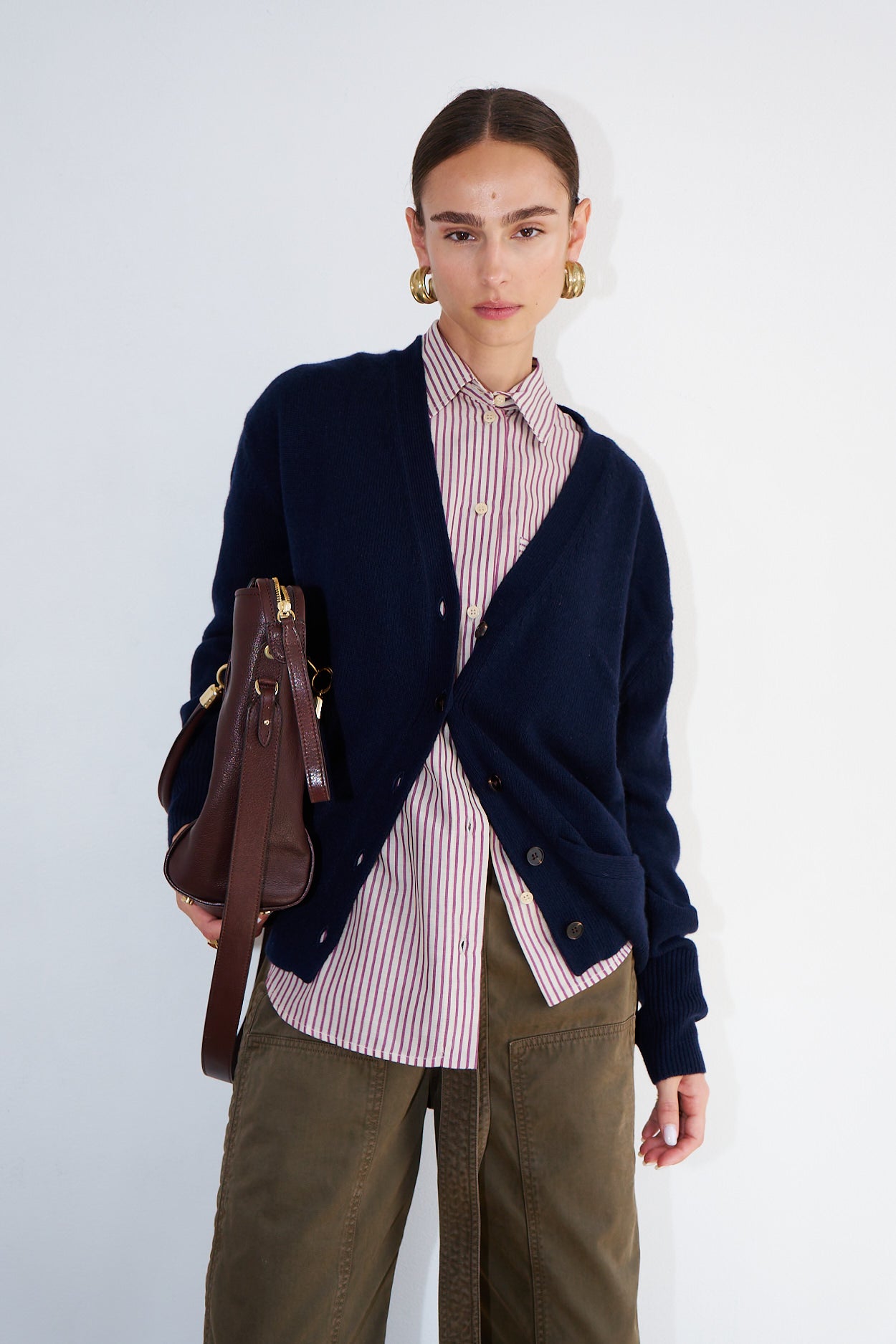 The Welt Pocket Cashmere Cardigan in Navy