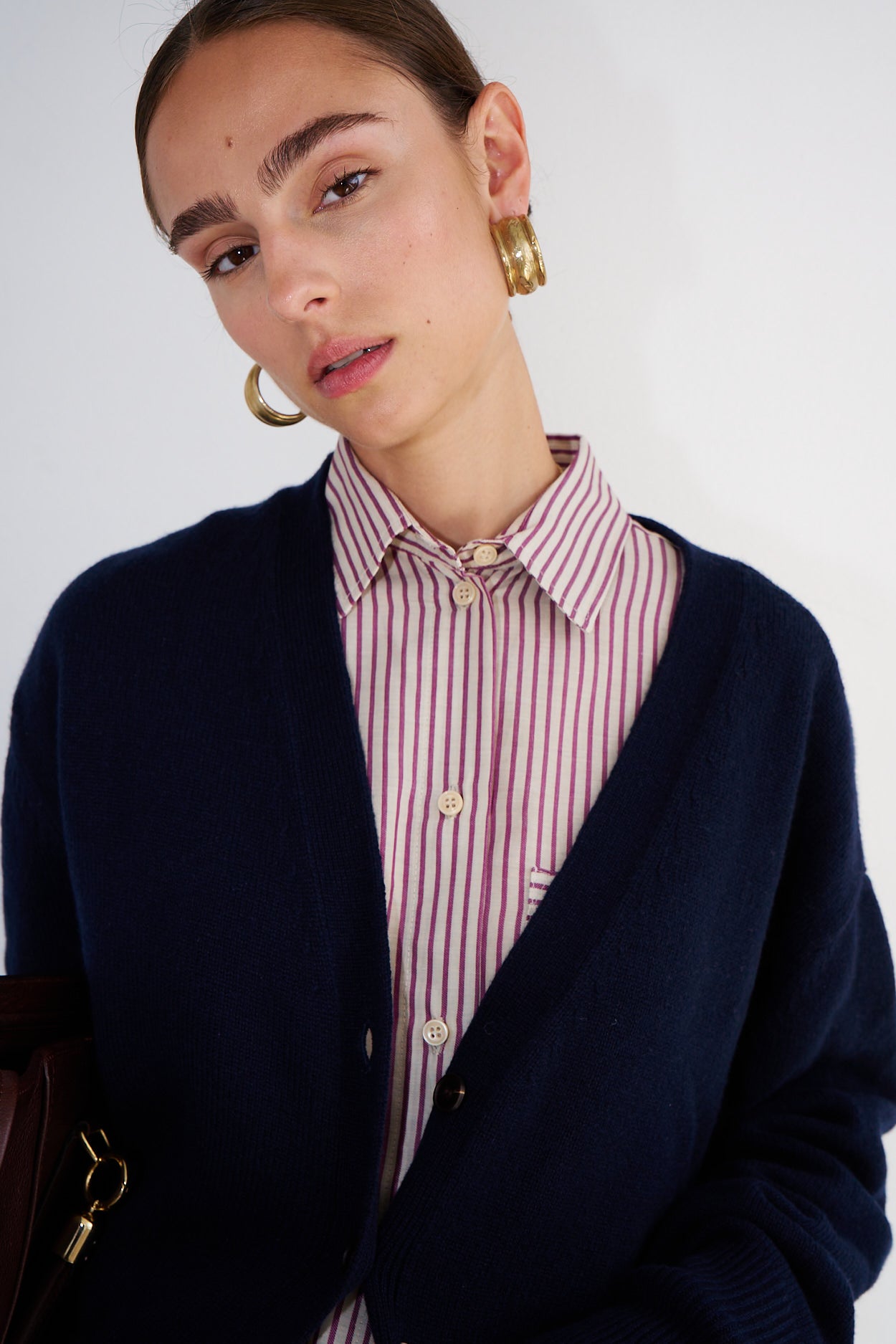 The Welt Pocket Cashmere Cardigan in Navy