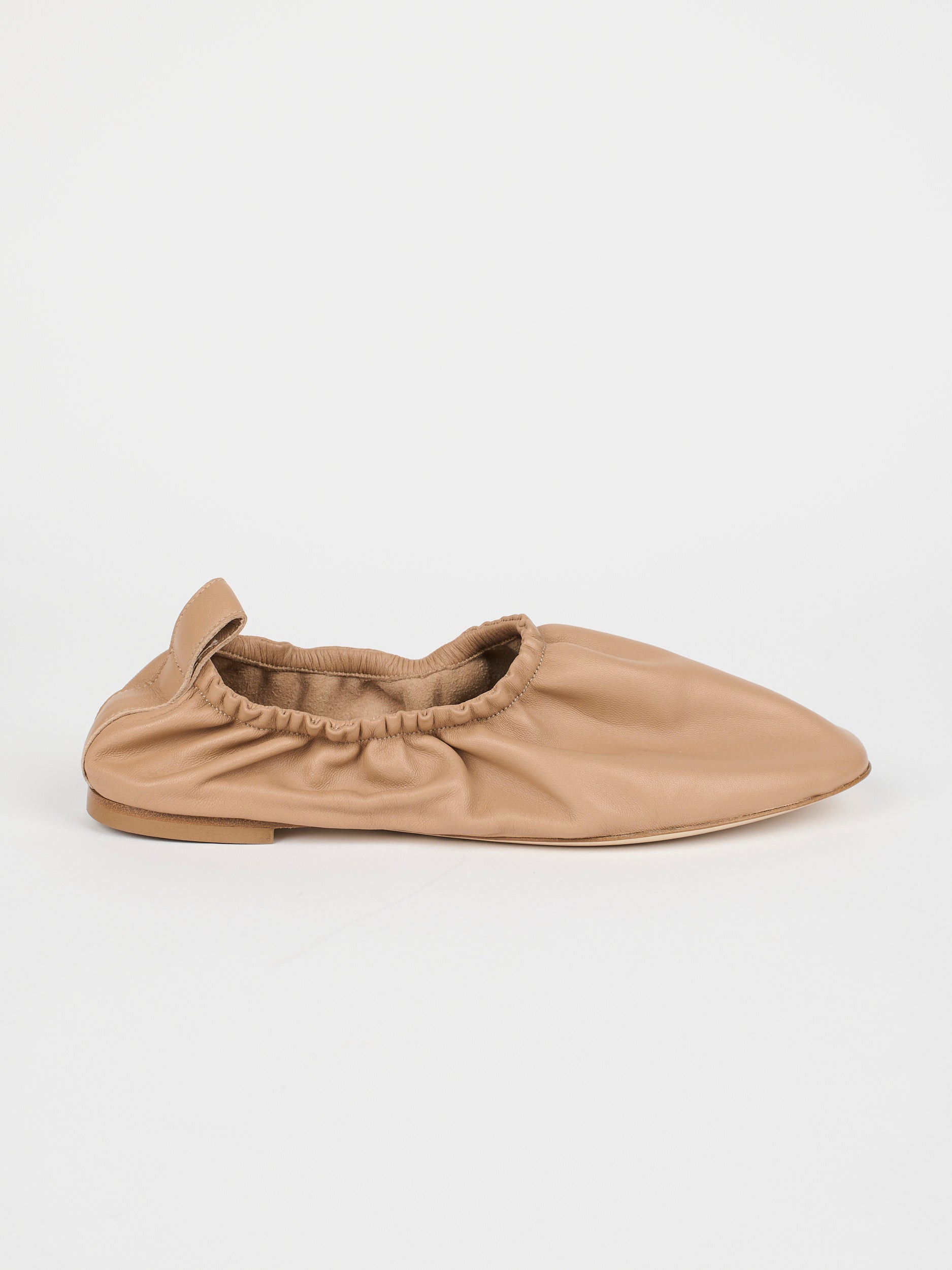 The Elastic Slipper in Dark Caramel Side