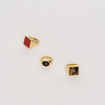 The Francis Oval Signet Ring in Onyx