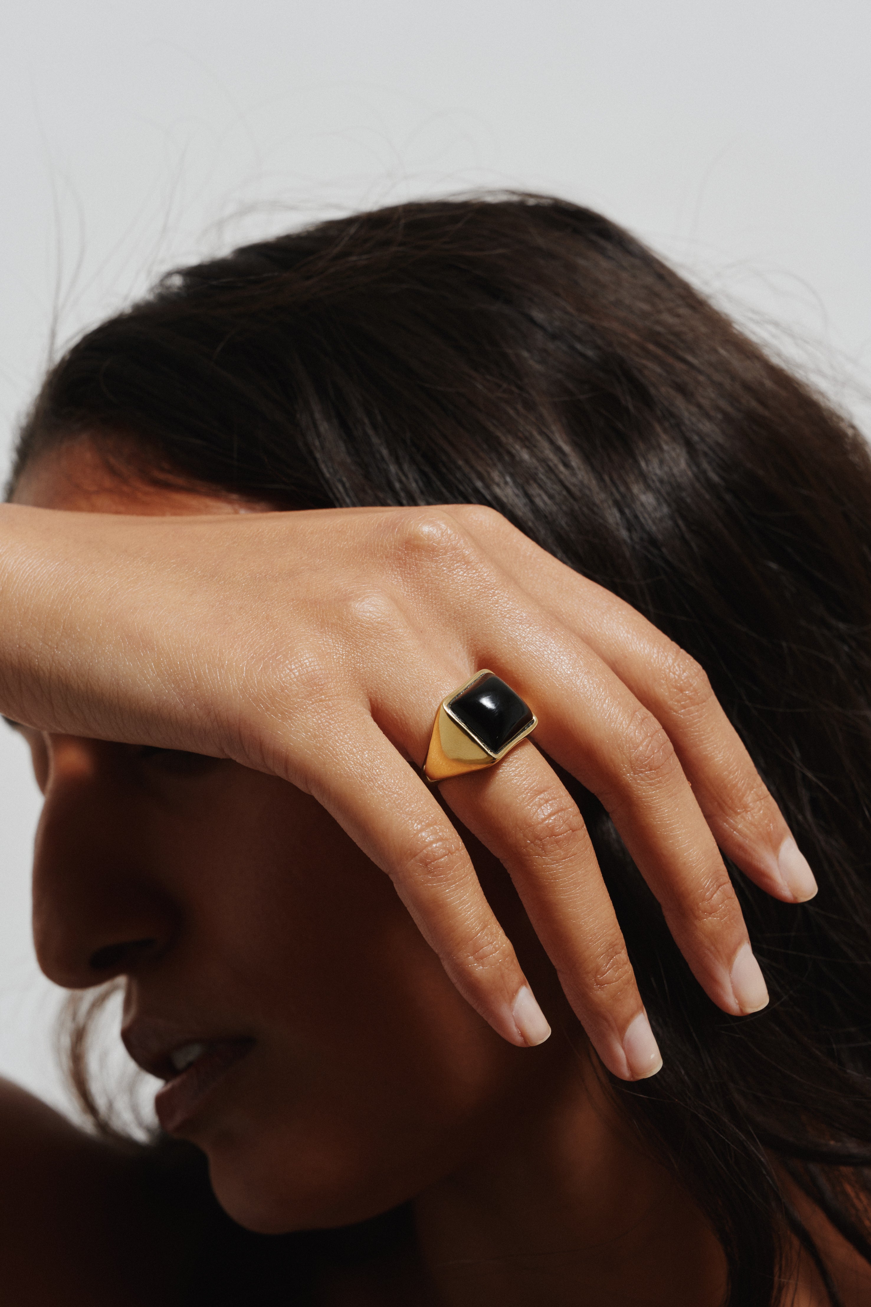 The Luques Square Signet Ring in Onyx