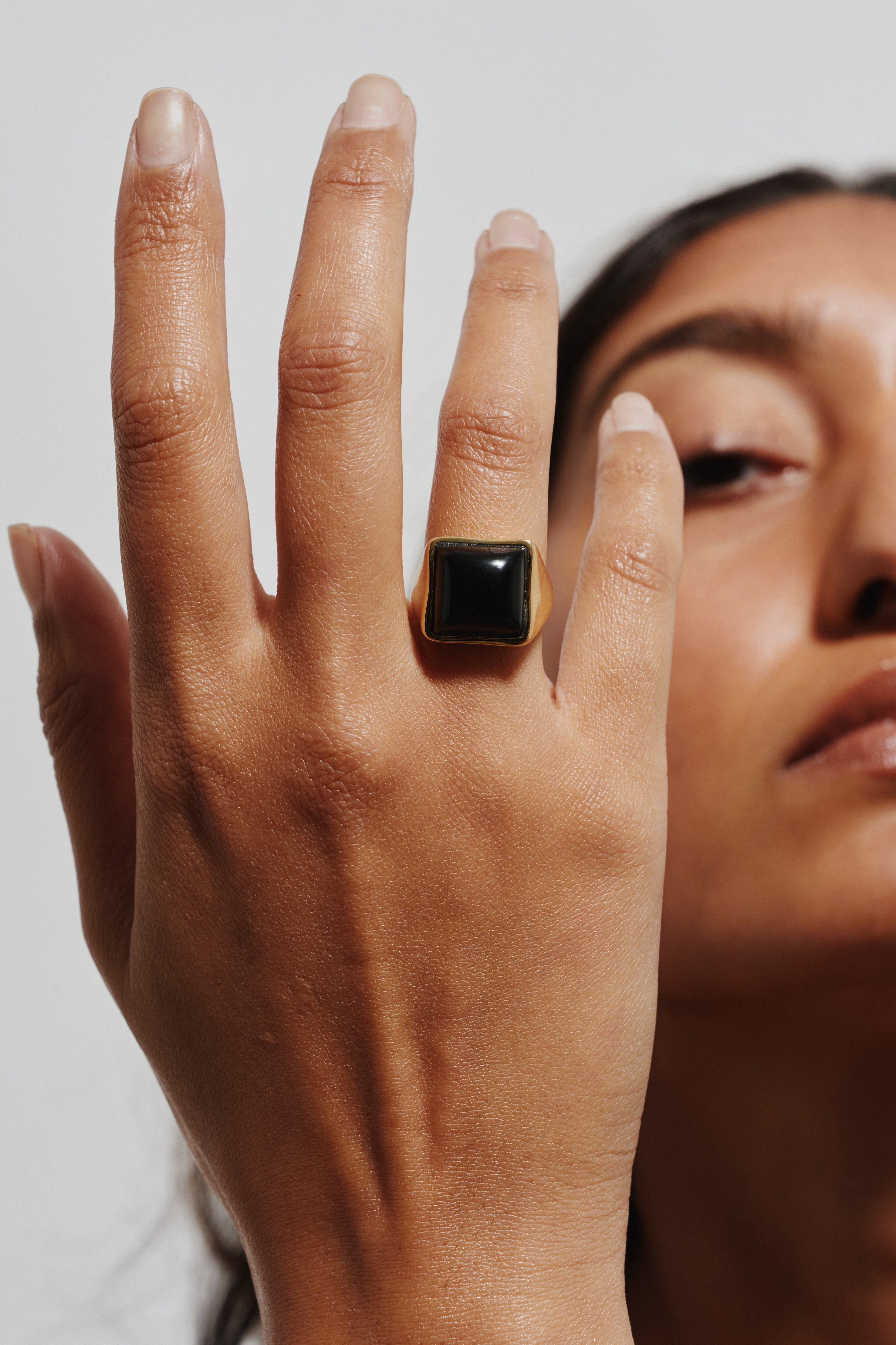 The Luques Square Signet Ring in Onyx