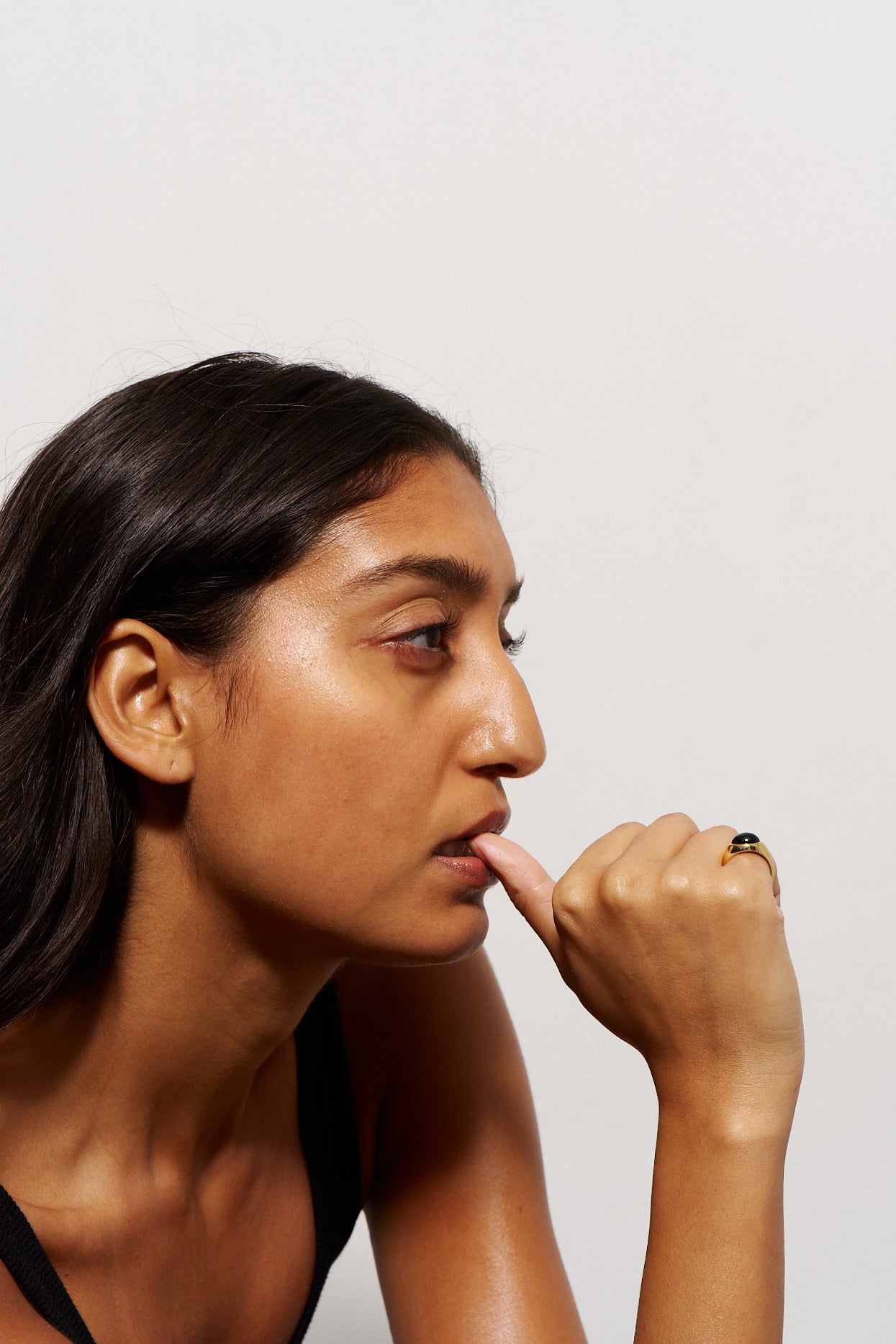 The Francis Oval Signet Ring in Onyx