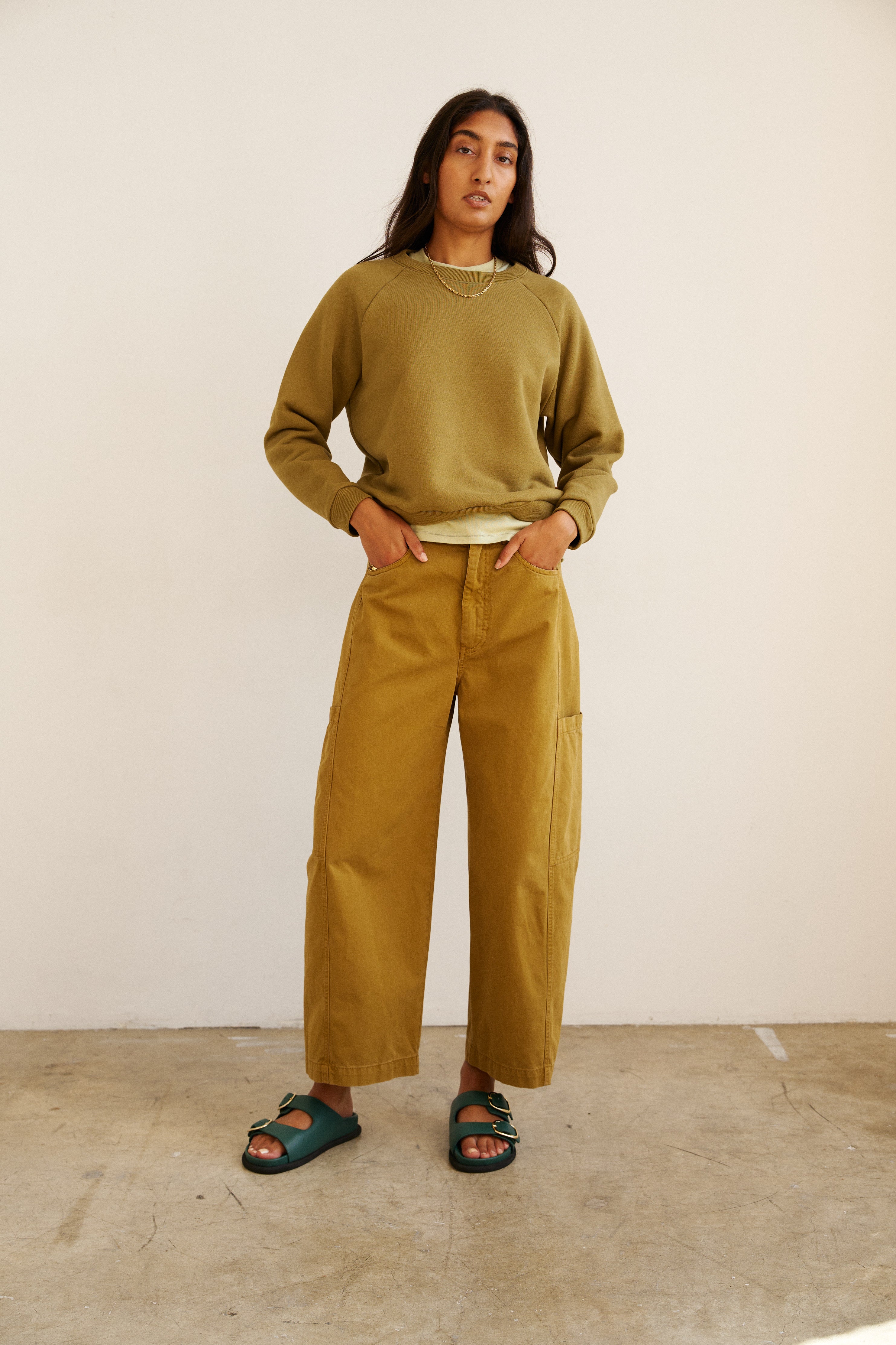 The Baggy Painter Crop in Avo