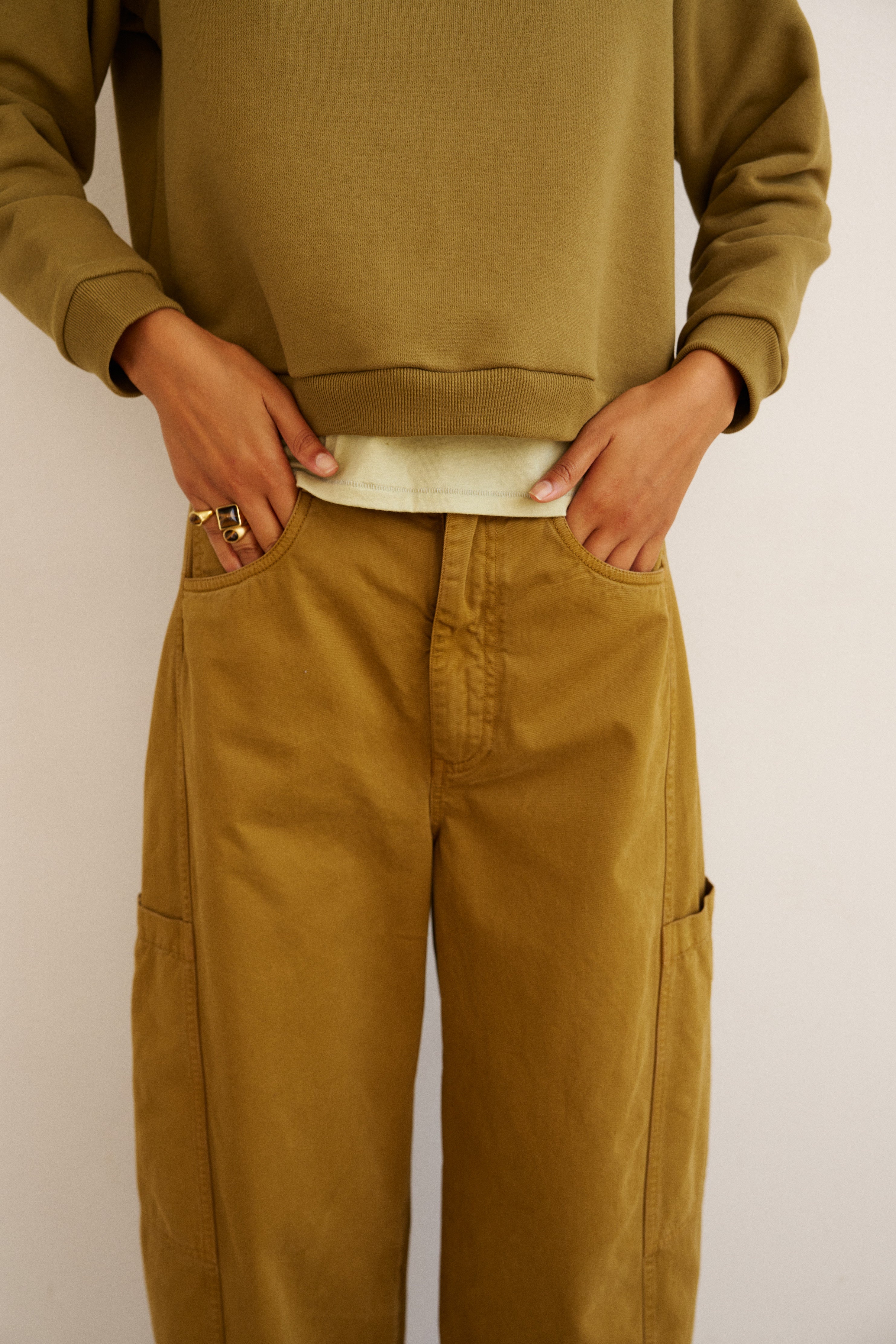 The Baggy Painter Crop in Avo