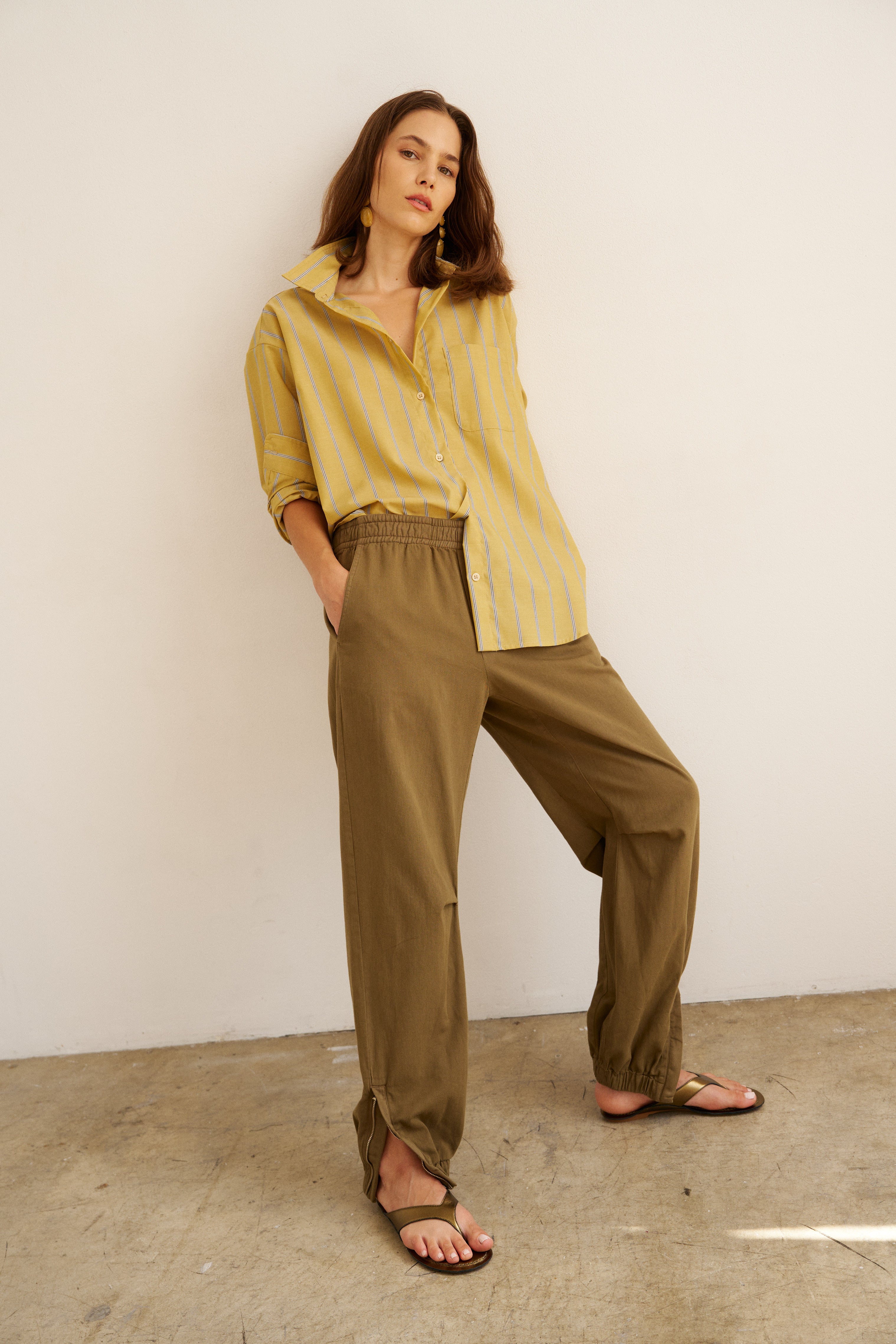 The San Diego Sandal in Olive Metallic