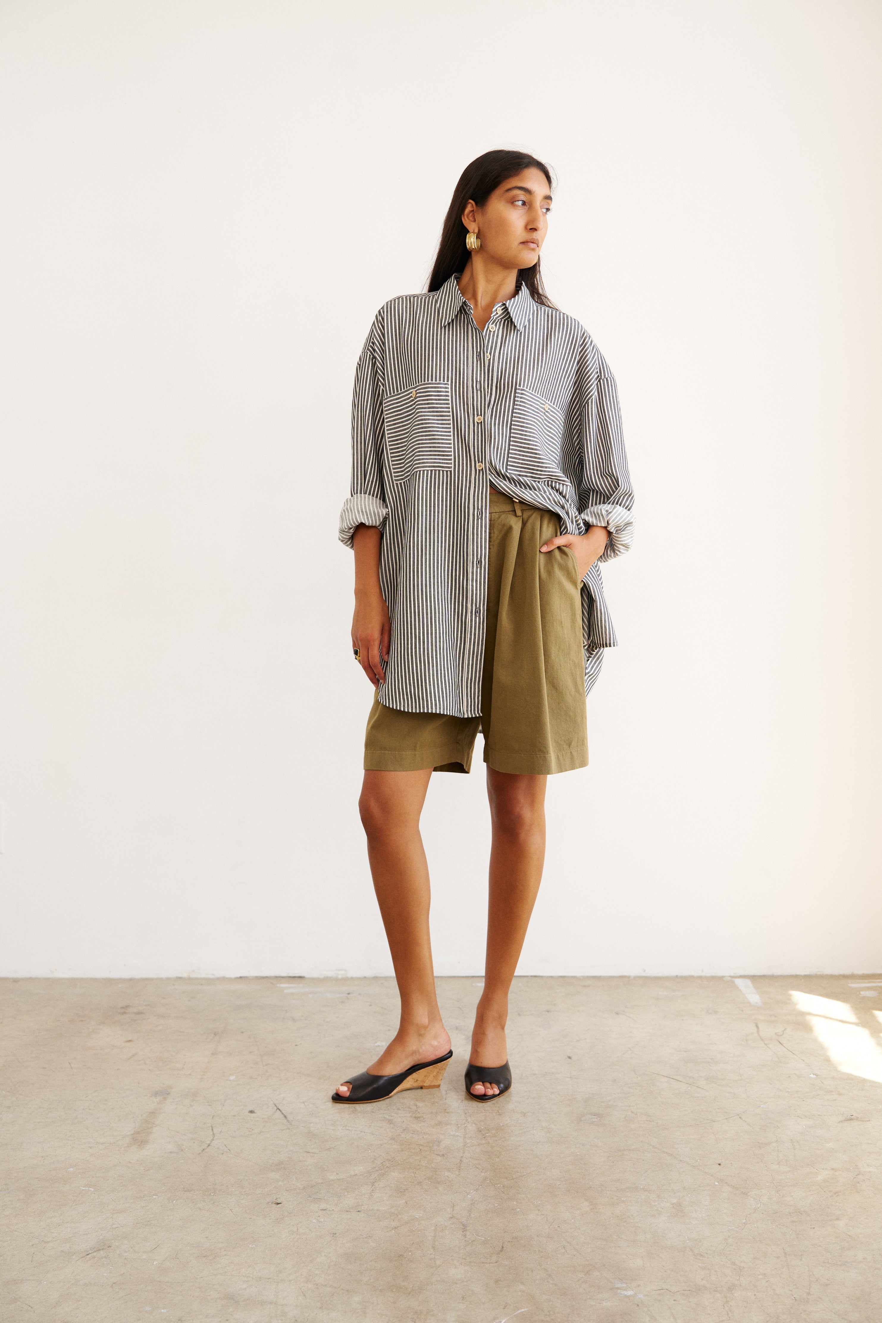 The Artist Shirt in Charcoal Stripe