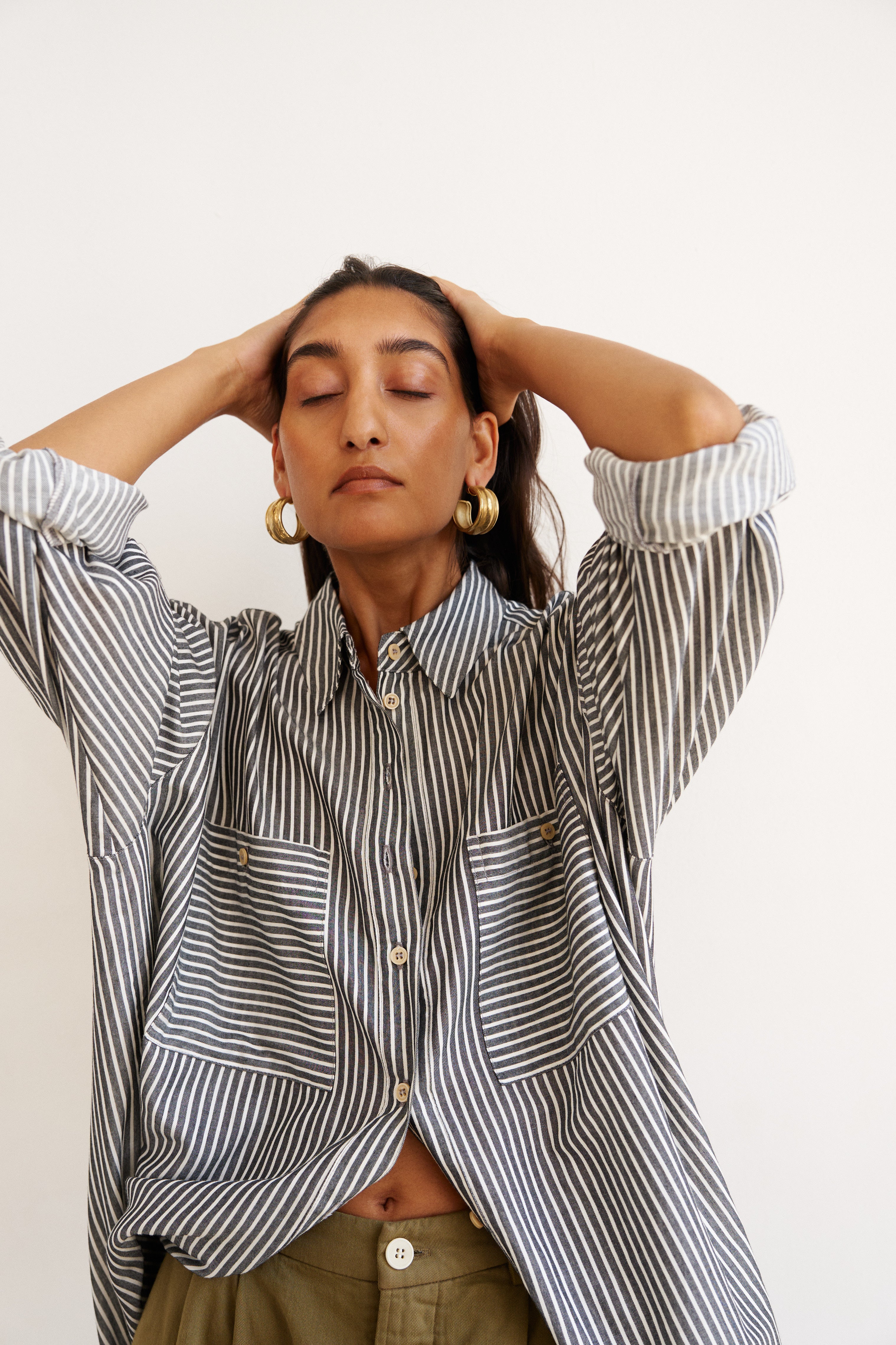 The Artist Shirt in Charcoal Stripe