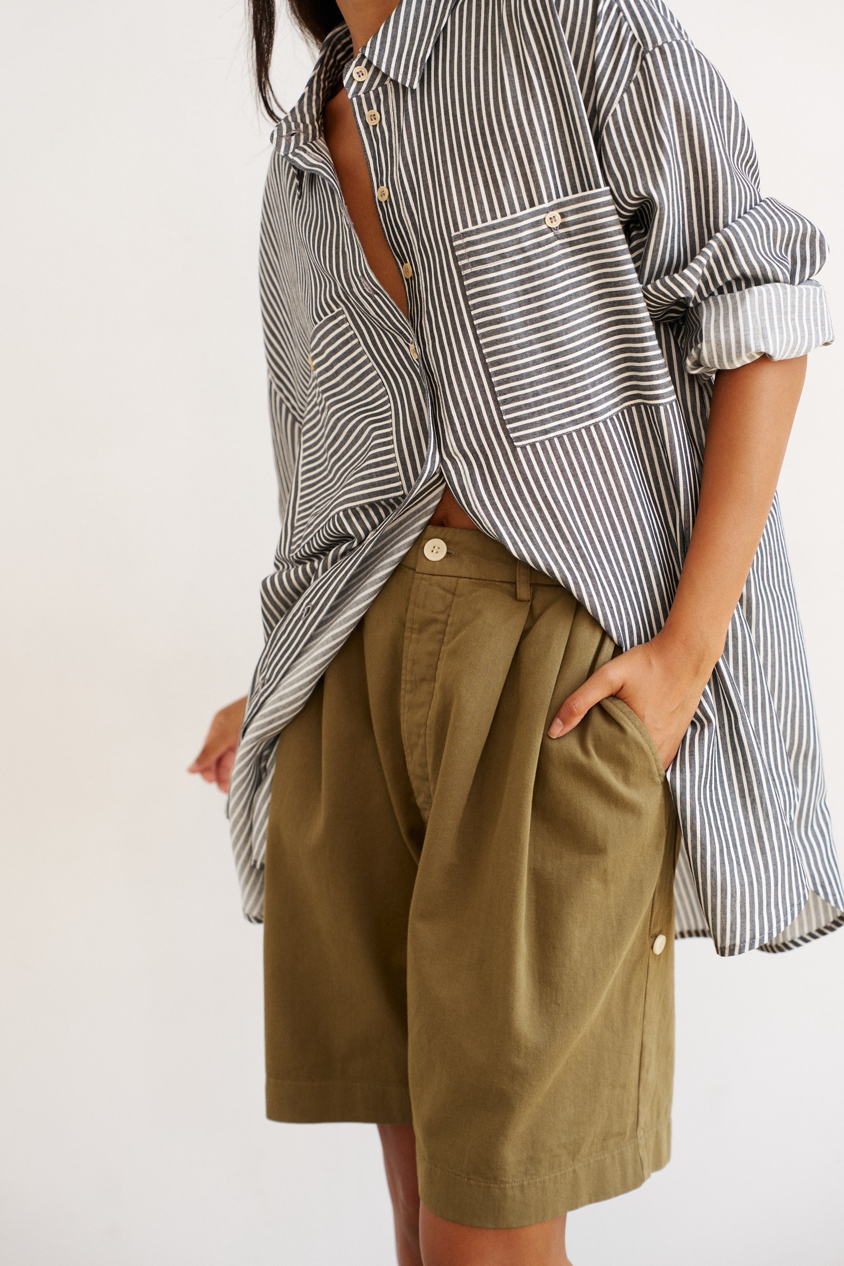 The Artist Shirt in Charcoal Stripe