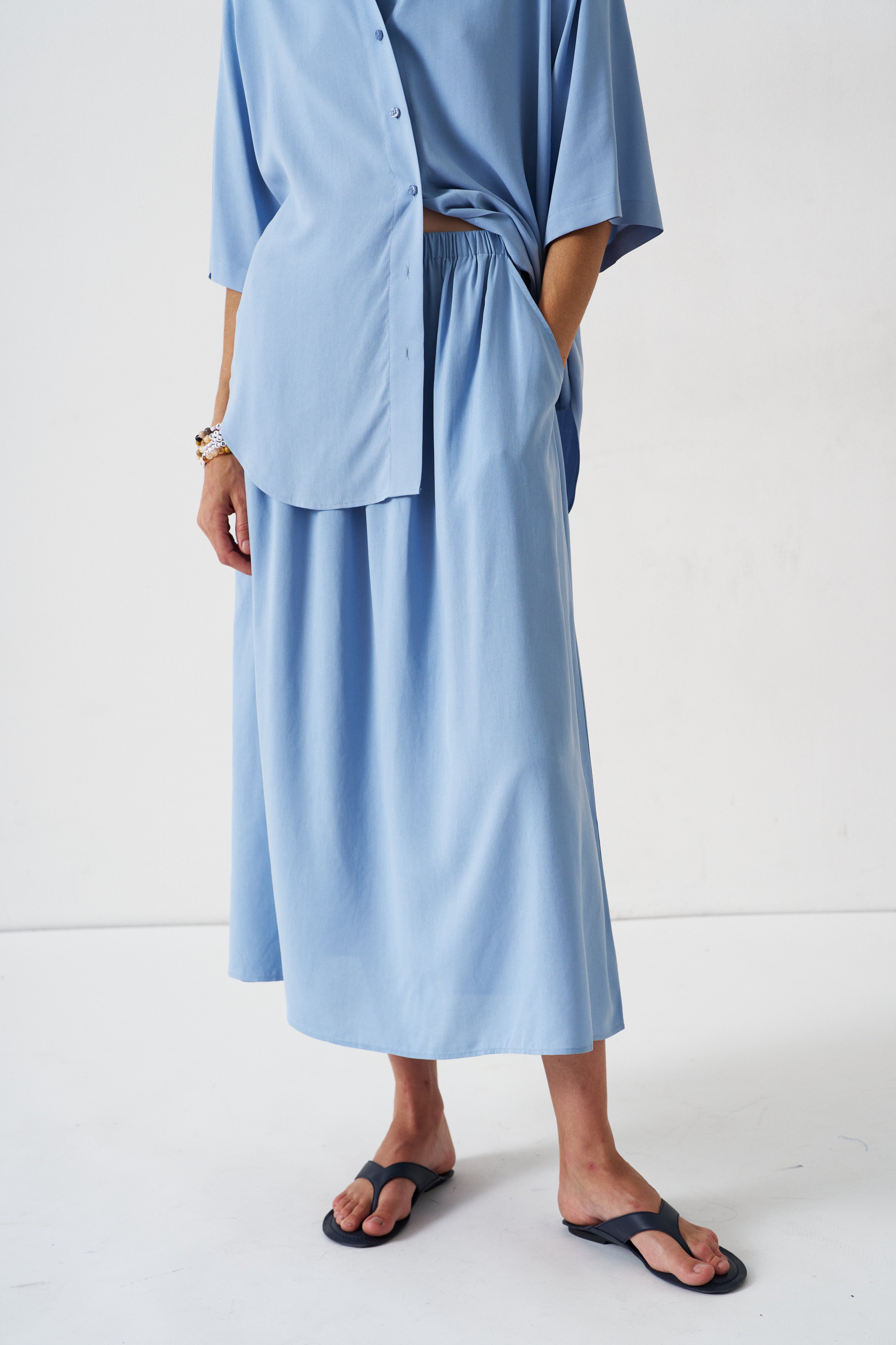 The Elbow Essential Shirt in Sky Blue