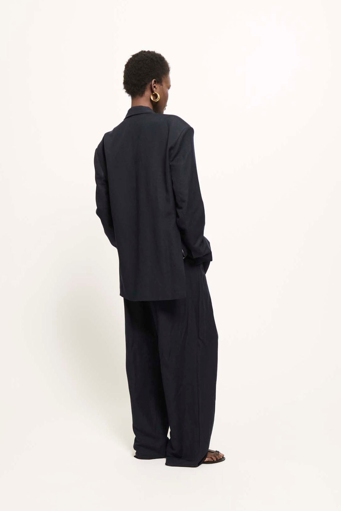 The Linen Oversized Blazer in Navy