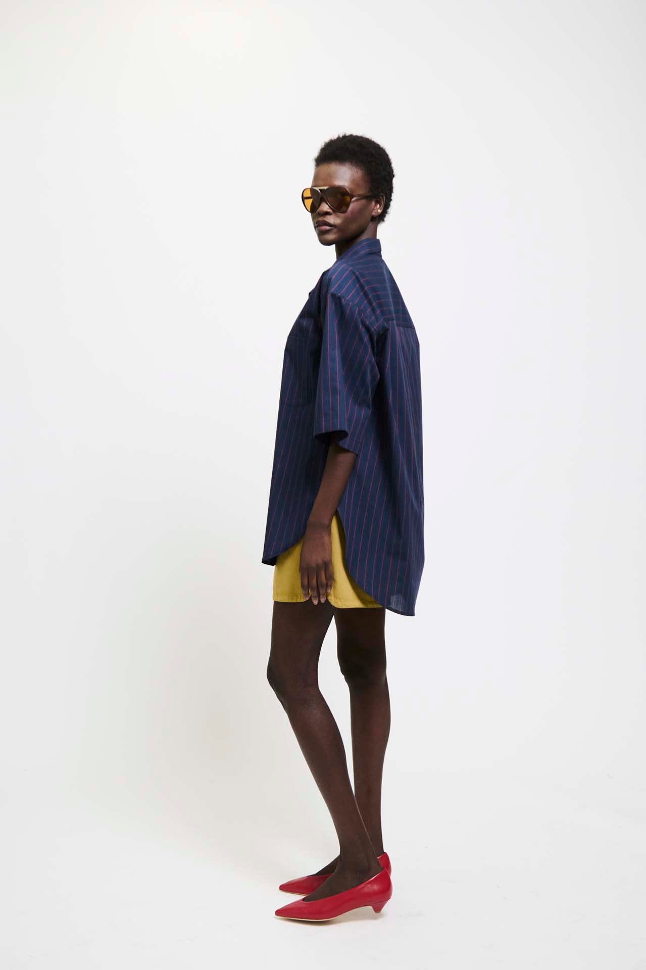 The Elbow Essential Shirt in Blue Red