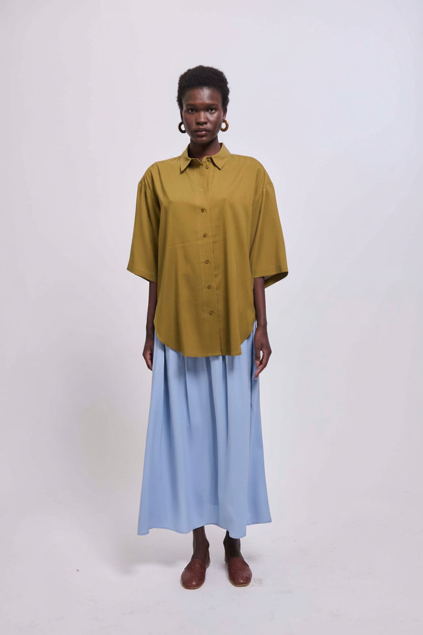 The Elbow Essential Shirt in Avo