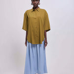 The Elbow Essential Shirt in Avo