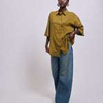 The Elbow Essential Shirt in Avo